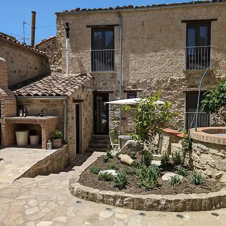 Passo Del Mattino Bed & Breakfast Locati